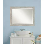 Specchio da parete rettangolare Dove Graywash con cornice in legno, 46" x 36", per 1 persona, da appendere alla parete
