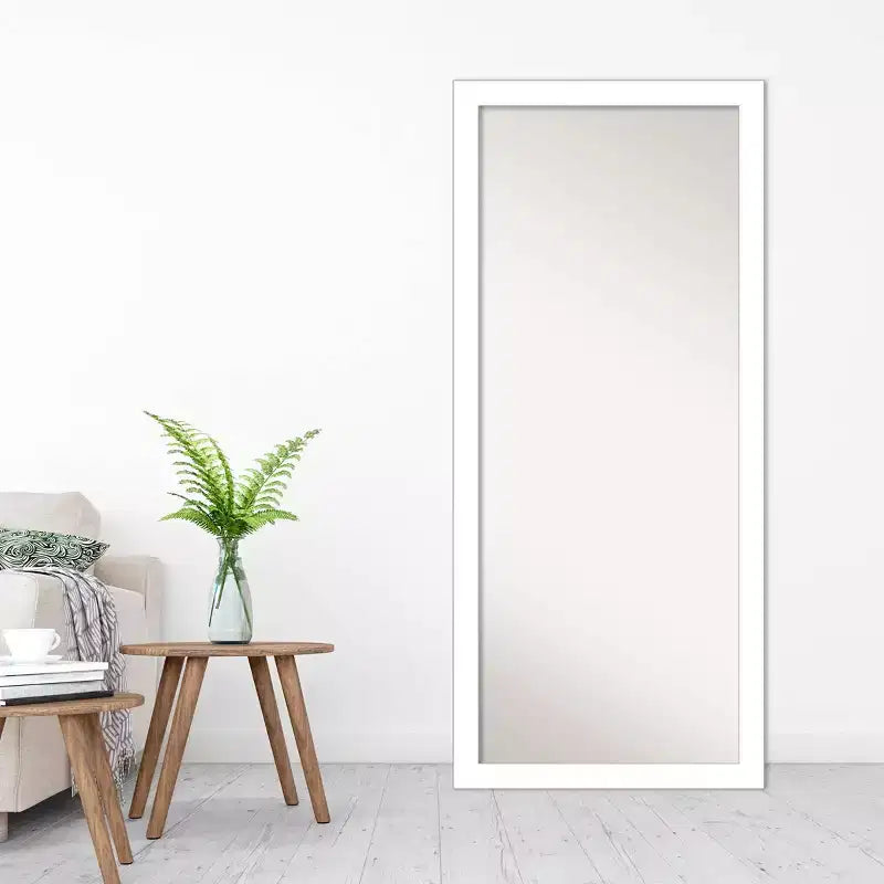 Specchio da parete/terra a figura intera incorniciato a cuneo bianco 28" x 64"