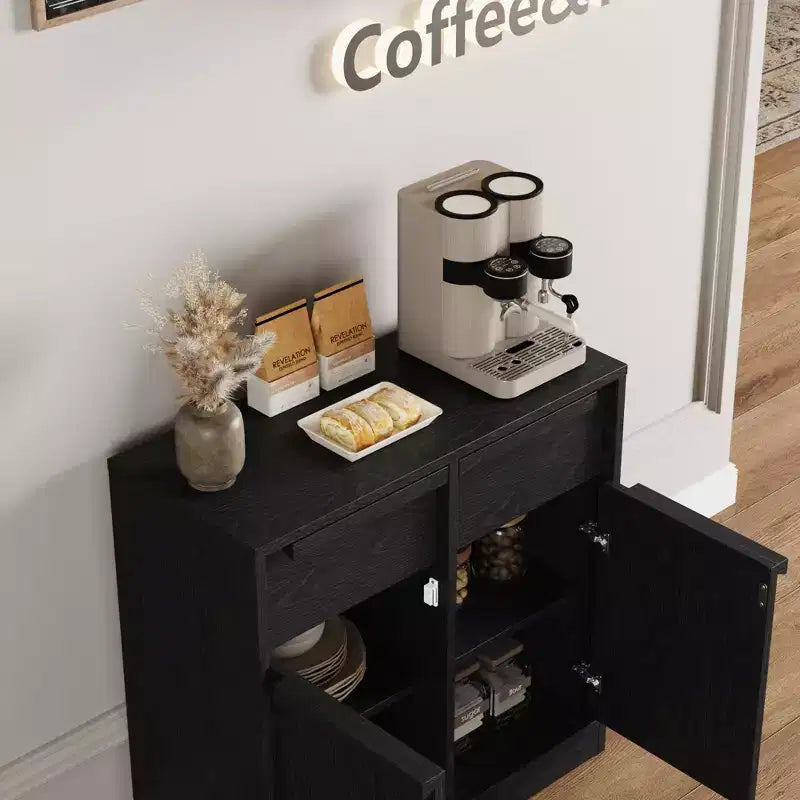 Credenza a buffet con venature del legno marrone, 4 cassetti e 2 ante, larga 158,5 cm, per 1 stanza