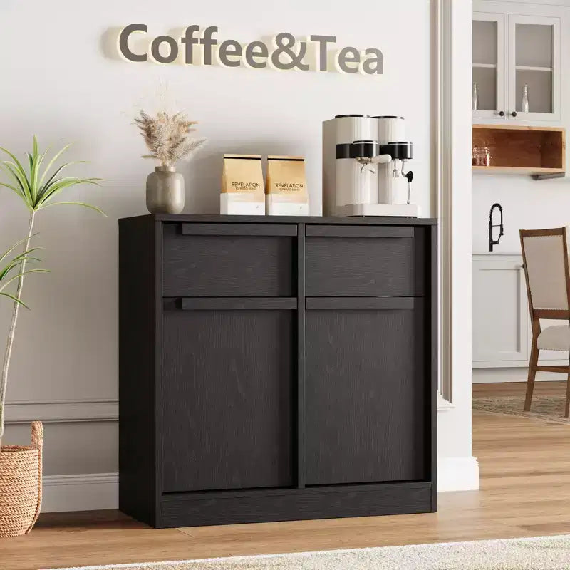 Credenza a buffet con venature del legno marrone, 4 cassetti e 2 ante, larga 158,5 cm, per 1 stanza