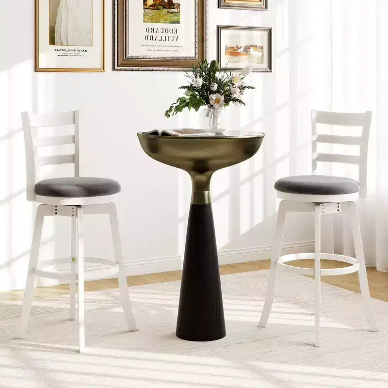 Sgabelli da bar girevoli rotondi Olive White, set da 2, con schienale e seduta imbottita