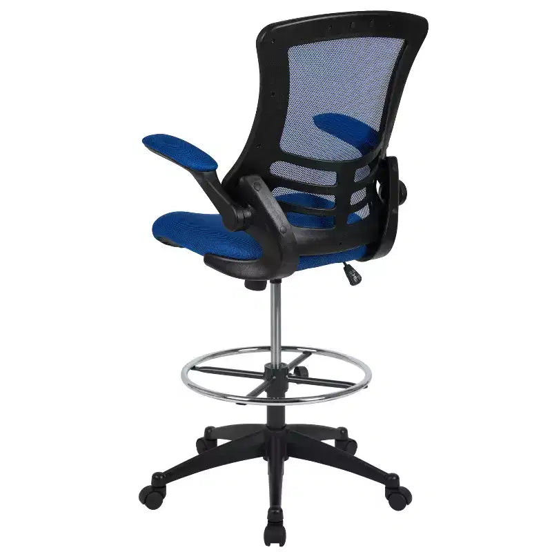 Sedia ergonomica da disegno in rete a schienale medio con poggiapiedi ad anello e braccioli ribaltabili, sedile singolo, colori assortiti