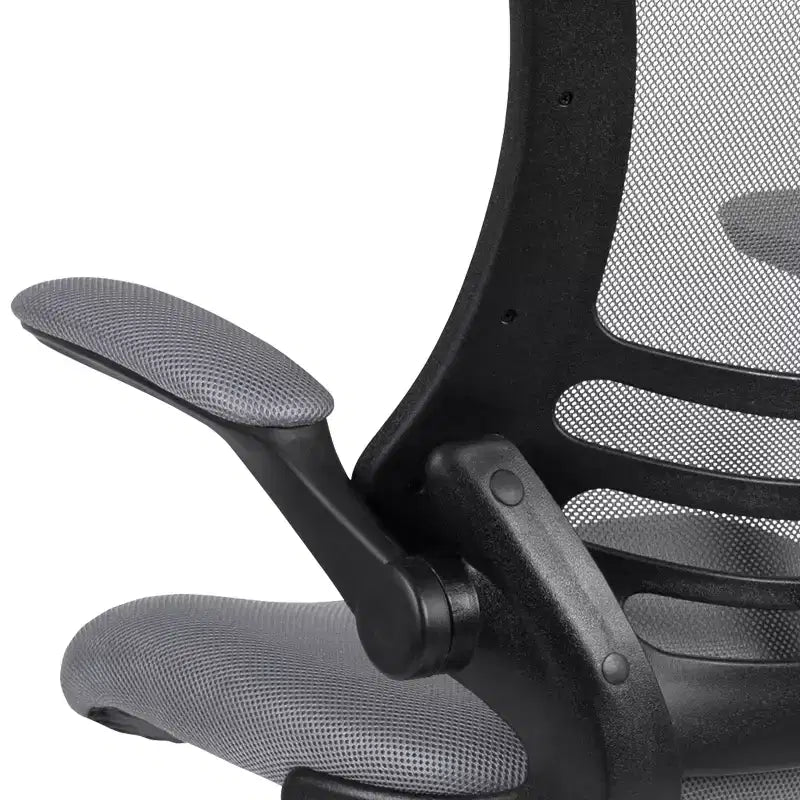 Sedia ergonomica da disegno in rete a schienale medio con poggiapiedi ad anello e braccioli ribaltabili, sedile singolo, colori assortiti