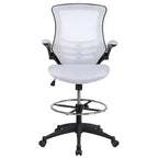 Sedia ergonomica da disegno in rete a schienale medio con poggiapiedi ad anello e braccioli ribaltabili, sedile singolo, colori assortiti